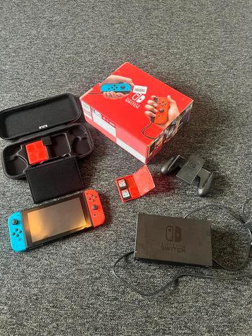 Nintendo Switch + Pokemon Arceus, Mario Kart en travelcase beschikbaar voor biedingen
