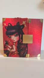 Rainbow High Lily Cheng - Chinese New Year of Tiger, Verzamelen, Poppen, Ophalen of Verzenden, Zo goed als nieuw, Pop