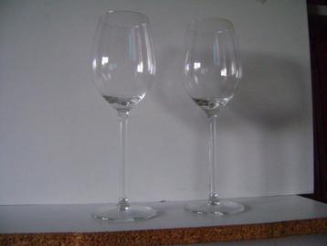 2 Nieuwe wijnglazen 70cl beschikbaar voor biedingen