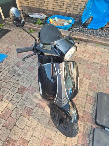 Riva scooter 866km blauw kenteken beschikbaar voor biedingen