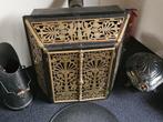 Antique potkachel uit Frankrijk met leeuwen versiering., Ophalen, Gebruikt, Overige brandstoffen, Vrijstaand