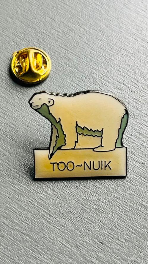 De Beukelaer pin  Ijsberr Too-Nuik, Verzamelen, Speldjes, Pins en Buttons, Zo goed als nieuw, Ophalen of Verzenden