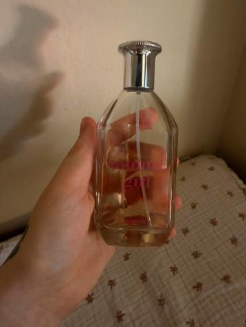 Tommy Hilfiger Girl beschikbaar voor biedingen