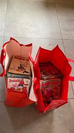 2 volle tassen met donald ducks, Meerdere comics, Ophalen, Europa