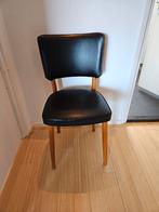 Vintage stoel, zwart skai en hout, Huis en Inrichting, Stoelen, Ophalen, Gebruikt, Zwart, Hout