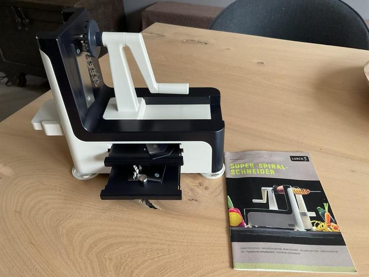 Spiraalsnijder voor groente, Huis en Inrichting, Keuken | Keukenbenodigdheden, Zo goed als nieuw, Ophalen of Verzenden