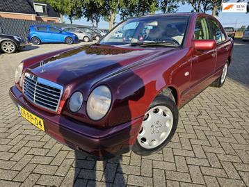 Mercedes-Benz E-klasse 240 Classic 1998. Airco/Cruise/Trekha beschikbaar voor biedingen