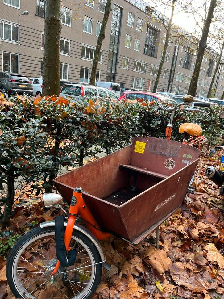 Bakfiets.. oranje frame, Fietsen en Brommers, Fietsen | Bakfietsen, Gebruikt, Goederen, Ophalen
