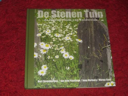 Zuidwolde - De Stenen Tuin - de begraafplaats van Zuidwolde., Boeken, Geschiedenis | Stad en Regio, Zo goed als nieuw, 20e eeuw of later