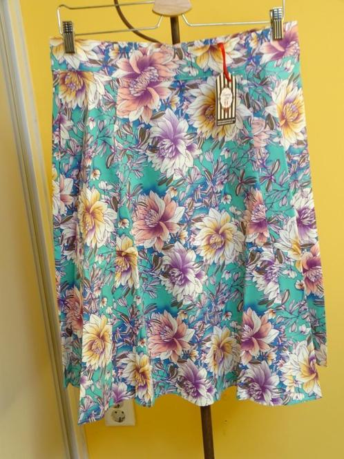 Banned Apparel swing rok groen met bloemen maat L, Kleding | Dames, Rokken, Nieuw, Maat 38/40 (M), Knielengte, Ophalen of Verzenden