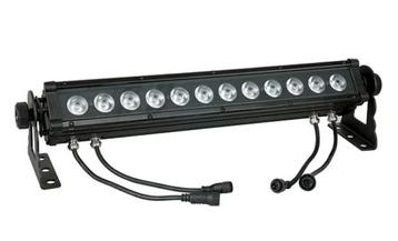 Showtec Cameleon Bar 24-3 RGB LED bar (10 stuks beschikbaar) beschikbaar voor biedingen