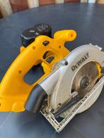 Zaagmachine DEWALT aangeboden, Doe-het-zelf en Verbouw, 70 mm of meer, Ophalen of Verzenden, Zo goed als nieuw, Afkortzaag