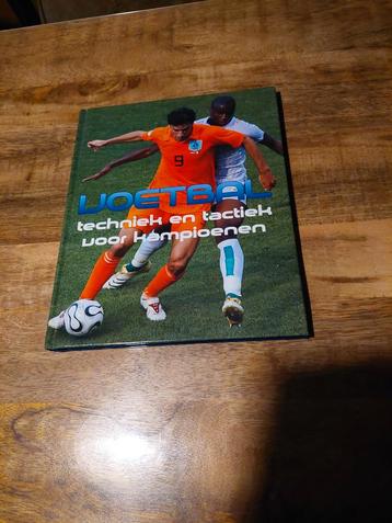 Voetbal Techniek en Tactiek voor Kampioenen beschikbaar voor biedingen