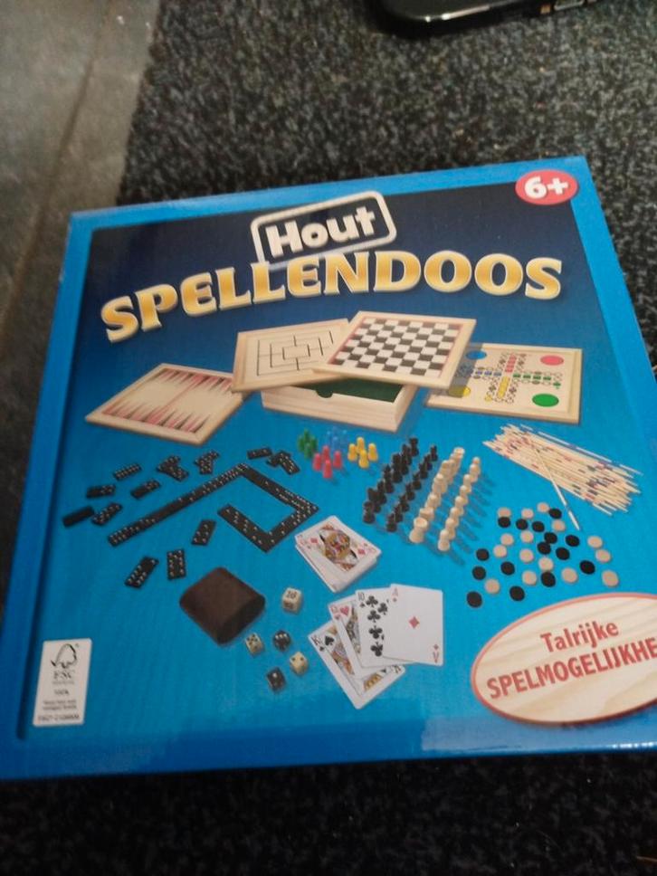 Houten Spellendoos - Nieuw in Doos!, Hobby en Vrije tijd, Gezelschapsspellen | Bordspellen, Nieuw, Een of twee spelers, Drie of vier spelers
