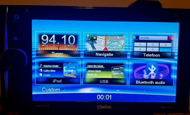 Navi autoradioCLARION NX302E met bluetooth functie Z.G.A.N., Auto diversen, Autoradio's, Zo goed als nieuw, Ophalen of Verzenden