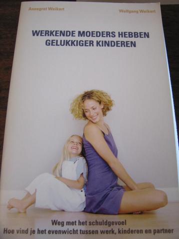 Werkende moeder hebben gelukkiger kinderen beschikbaar voor biedingen