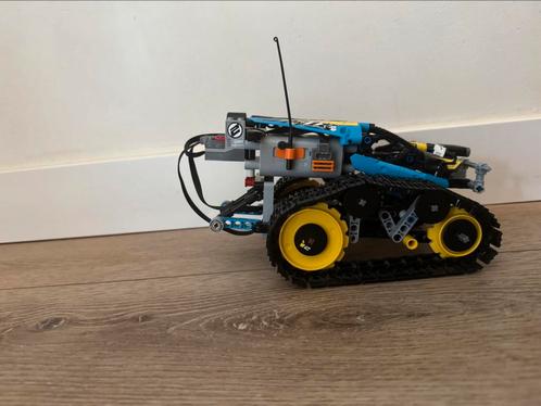 Titel: LEGO Technic 42095 – Stunt Racer, Kinderen en Baby's, Speelgoed | Duplo en Lego, Zo goed als nieuw, Lego, Complete set