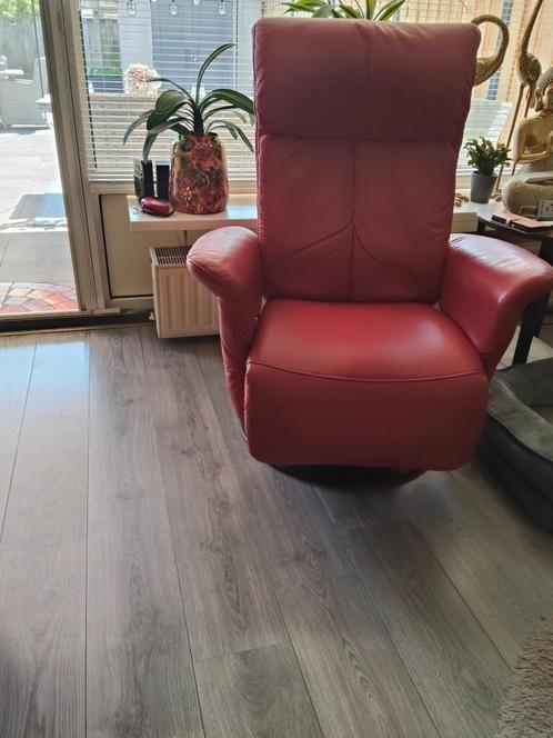Relaxfauteuil, Huis en Inrichting, Fauteuils, Zo goed als nieuw, Leer, Metaal, 50 tot 75 cm, Minder dan 75 cm, Ophalen