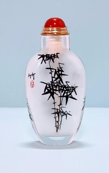 Snuffles Snuff bottle "Verre églomisé" (achter glas) beschikbaar voor biedingen