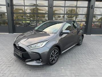 Toyota Yaris 1.5 VVT-i TEAM (bj 2022) beschikbaar voor biedingen