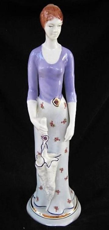 Hollohaza - Vrouw met paraplu parasol (5031) beschikbaar voor biedingen