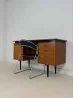 Vintage bureau + gratis levering, Huis en Inrichting, Zo goed als nieuw, ÅTMØS, Dorpstraat 63 Maasbree, Info@atmosvintagedesign.nl