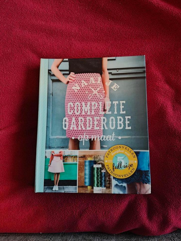 Naaiboek Complete Garderobe op Maat, Hobby en Vrije tijd, Naaien en Fournituren, Ophalen