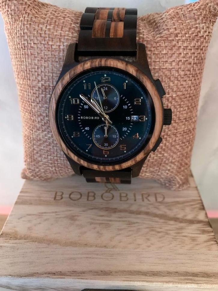 Wij hebben 2 houten  polshorloges voor heren te koop, Sieraden, Tassen en Uiterlijk, Horloges | Heren, Nieuw, Polshorloge, Overige merken