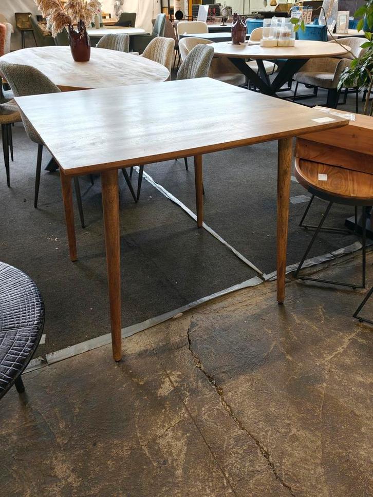 Vierkante tafel mangohout (outlet), Huis en Inrichting, Woonaccessoires | Overige, Nieuw, Ophalen
