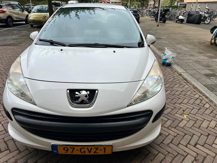 Peugeot 207 1.4 16V 2-TRONIC 5DRS 2008, Wit, Auto's, Peugeot, Particulier, Achteruitrijcamera, Airconditioning, Cruise Control