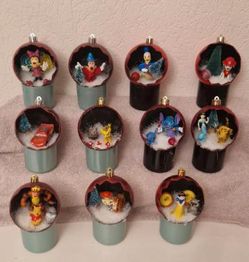 11x kerstballen met o.a prinsessen. Minnie.mickey.donald.toy beschikbaar voor biedingen