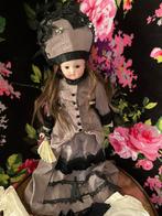 Prachtige antieke fashion pop met gesloten mond., Ophalen of Verzenden