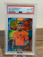 Memphis Depay 2017-18 Panini Select Tie-Dye #79 /30 PSA 8, Ophalen of Verzenden, Zo goed als nieuw, Plaatje