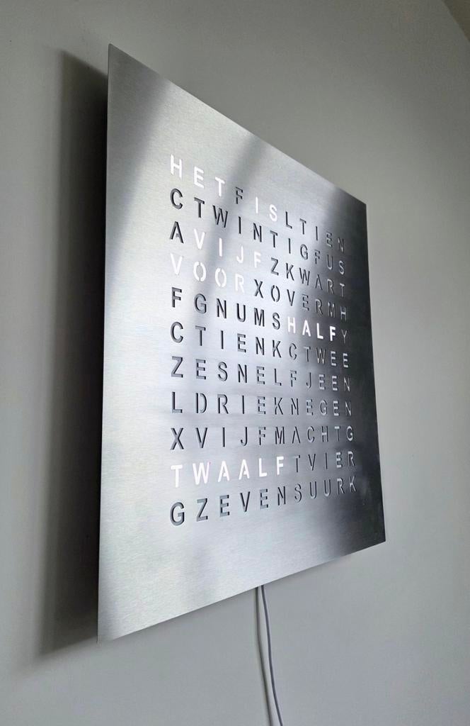 Woordklok 50cm van RVS, eikenhout of bamboehout (wordclock), Huis en Inrichting, Woonaccessoires | Klokken, Ophalen of Verzenden