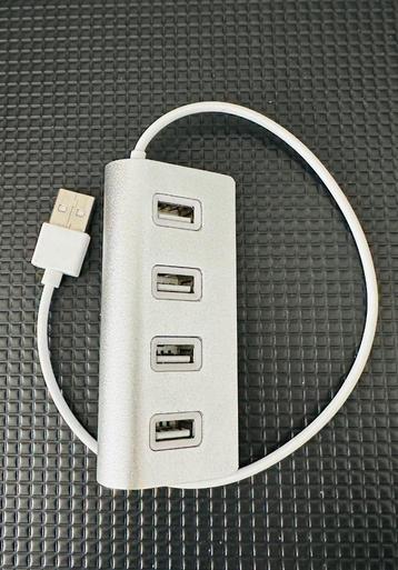 USB hub 4 poorten, dockingstation, Compact, handig klein. beschikbaar voor biedingen