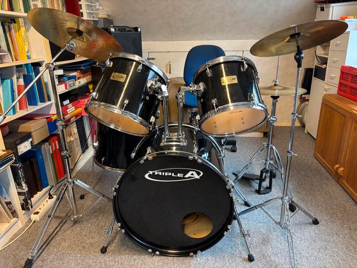 compleet zwart drumstel  / opzetten en spelen maar..., Muziek en Instrumenten, Drumstellen en Slagwerk, Zo goed als nieuw, Overige merken