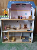 Kidkraft houten Poppenhuis met lift, meubeltjes en poppetjes, Kinderen en Baby's, Speelgoed | Poppenhuizen, Poppenhuis, Gebruikt