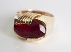 14 krt gouden herenring met grote robijn, 20 of groter, ., Heer, Ophalen of Verzenden