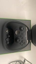 Xbox elite controller 2 helemaal complete met oplaadstation, Controller, Xbox Series X, Ophalen, Refurbished