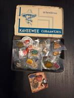 Verzameling Speldjes in Vintage Kaveewee Blik, Ophalen of Verzenden, Gebruikt, Overige onderwerpen, Speldje of Pin
