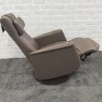 Prominent relax- en sta-op fauteuil Taupe/Caramel 50 cm br., Minder dan 75 cm, Elegant en strak, Hout, Zo goed als nieuw