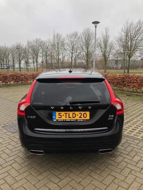 Volvo V60 D6 AWD 215pk Plug-in Hybrid 2014 Zwart, Auto's, Volvo, Particulier, V60, 4x4, ABS, Achteruitrijcamera, Adaptive Cruise Control