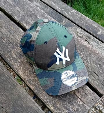 Yankees camouflage pet