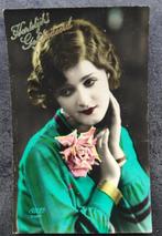 Oude felicitatiekaart met vrouwenfoto., Verzamelen, Ansichtkaarten | Themakaarten, Ophalen, 1920 tot 1940, Gelopen, Feest(dag)