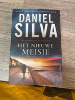 Het Nieuwe Meisje - Daniel Silva, Boeken, Ophalen of Verzenden, Zo goed als nieuw, Nederland