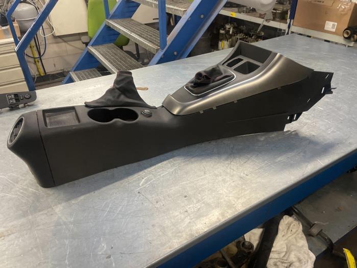 Middenconsoles van een Alfa Romeo Giulietta, Auto-onderdelen, Interieur en Bekleding, Alfa Romeo, Gebruikt, 3 maanden garantie