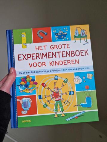 Het grote experimenteerboek voor kinderen beschikbaar voor biedingen