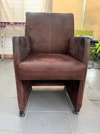 Stevige lederlook eettafel stoelen met wieltjes, 4 stuks, Huis en Inrichting, Ophalen, Gebruikt, Bruin, Vier