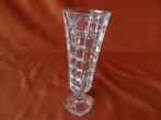kristallen vaasje op voetje - 17 cm., Overige kleuren, Ophalen of Verzenden, Minder dan 50 cm, Glas