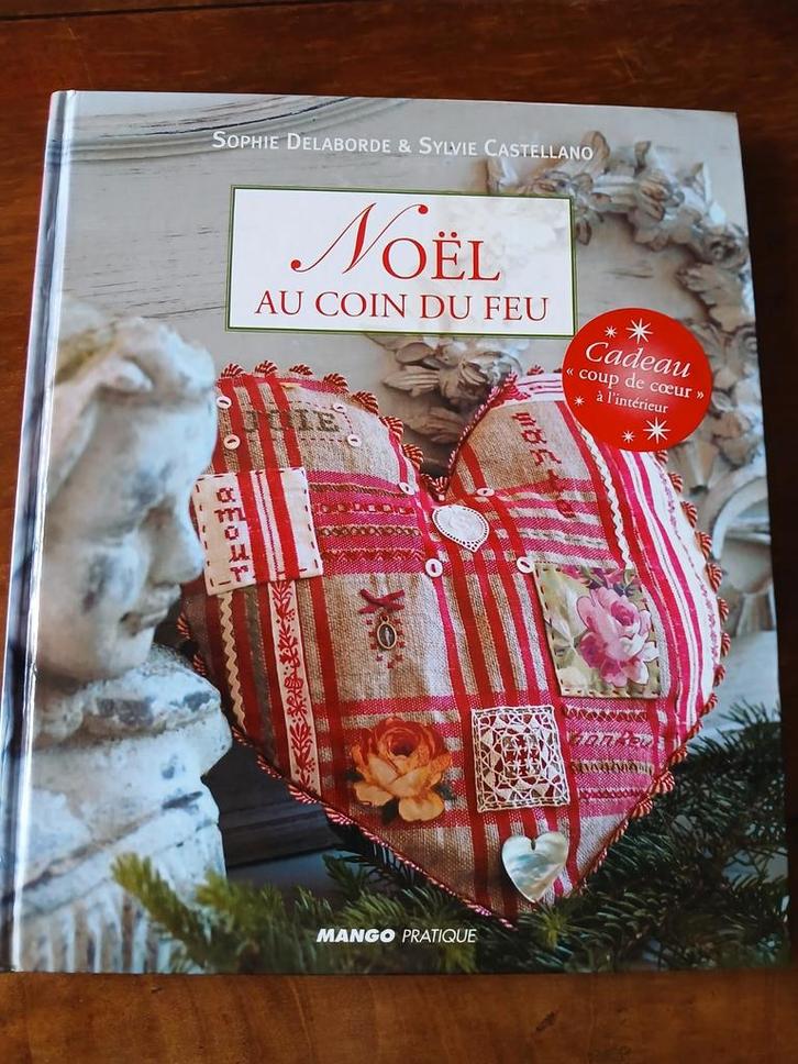 WD015 Noël au Coin du Feu - Handwerkboek, Boeken, Hobby en Vrije tijd, Zo goed als nieuw, Borduren en Naaien, Ophalen of Verzenden
